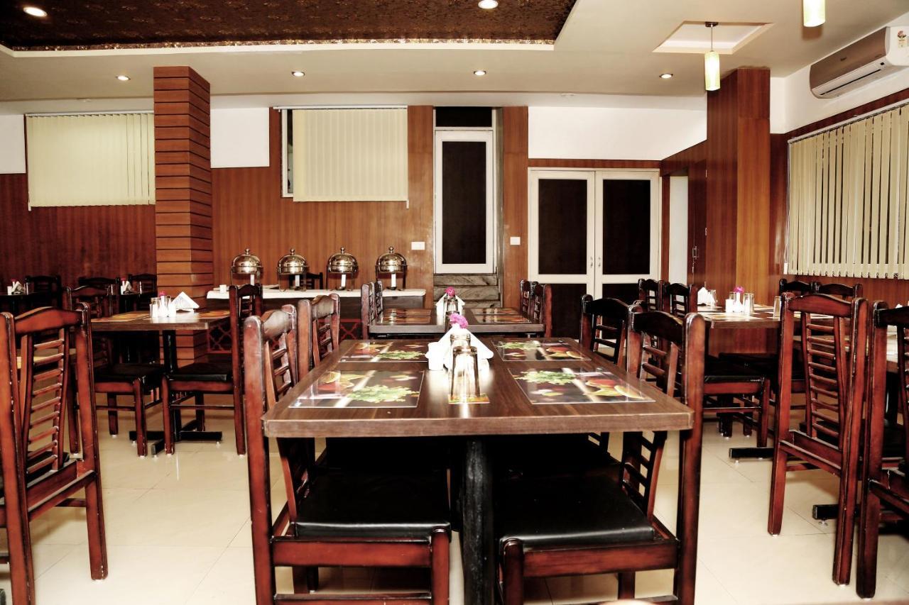 Narayans Leela Inn Udaipur Exterior foto