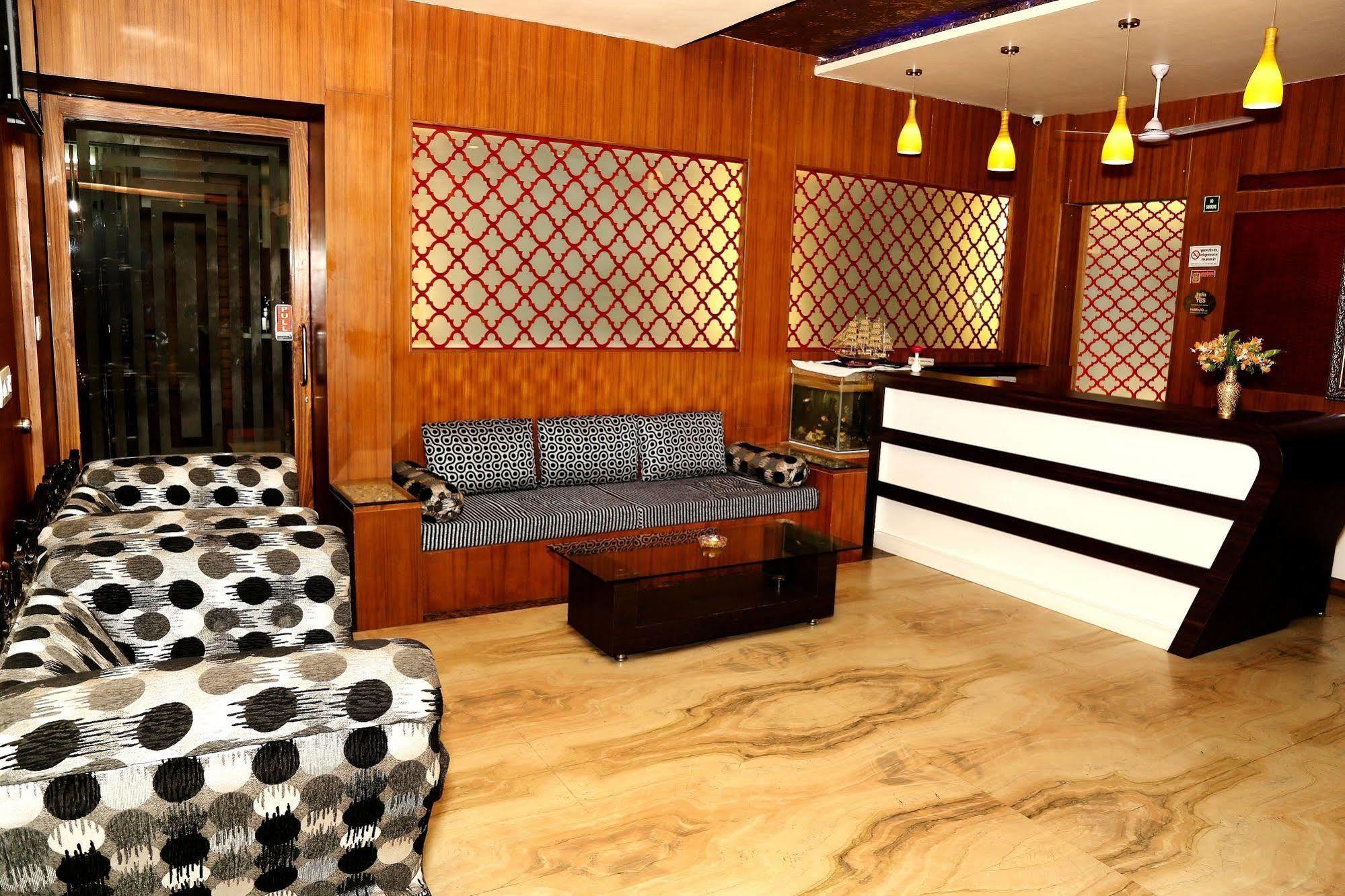 Narayans Leela Inn Udaipur Exterior foto