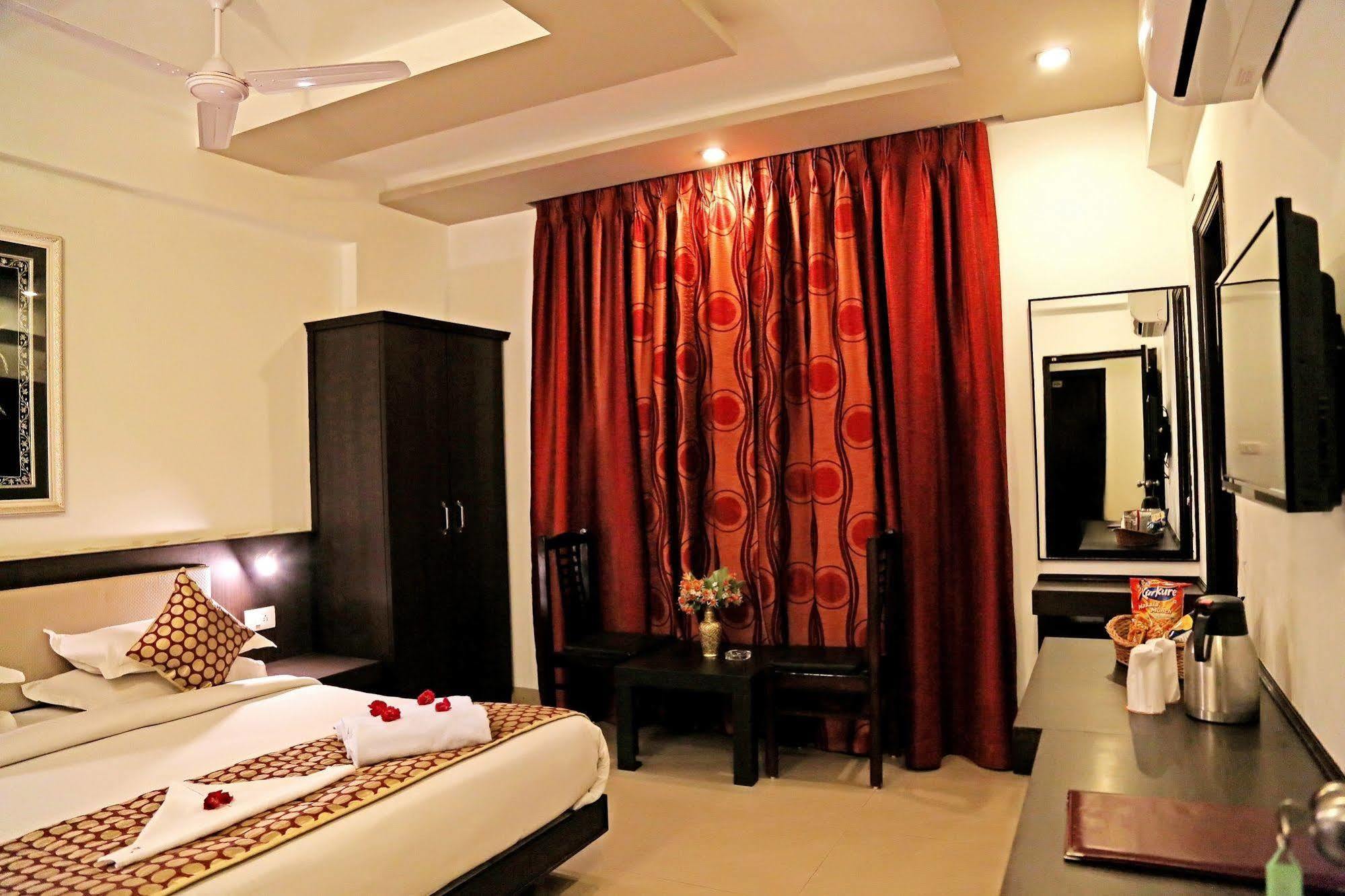 Narayans Leela Inn Udaipur Exterior foto